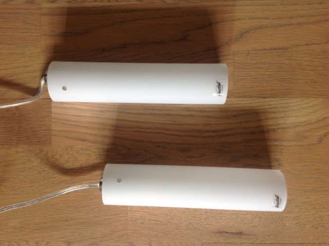 Jeg har 2 mini tube kit herstal lamper i hvid farve. lamper er næste ... Brugt sofa bord i hvid farver