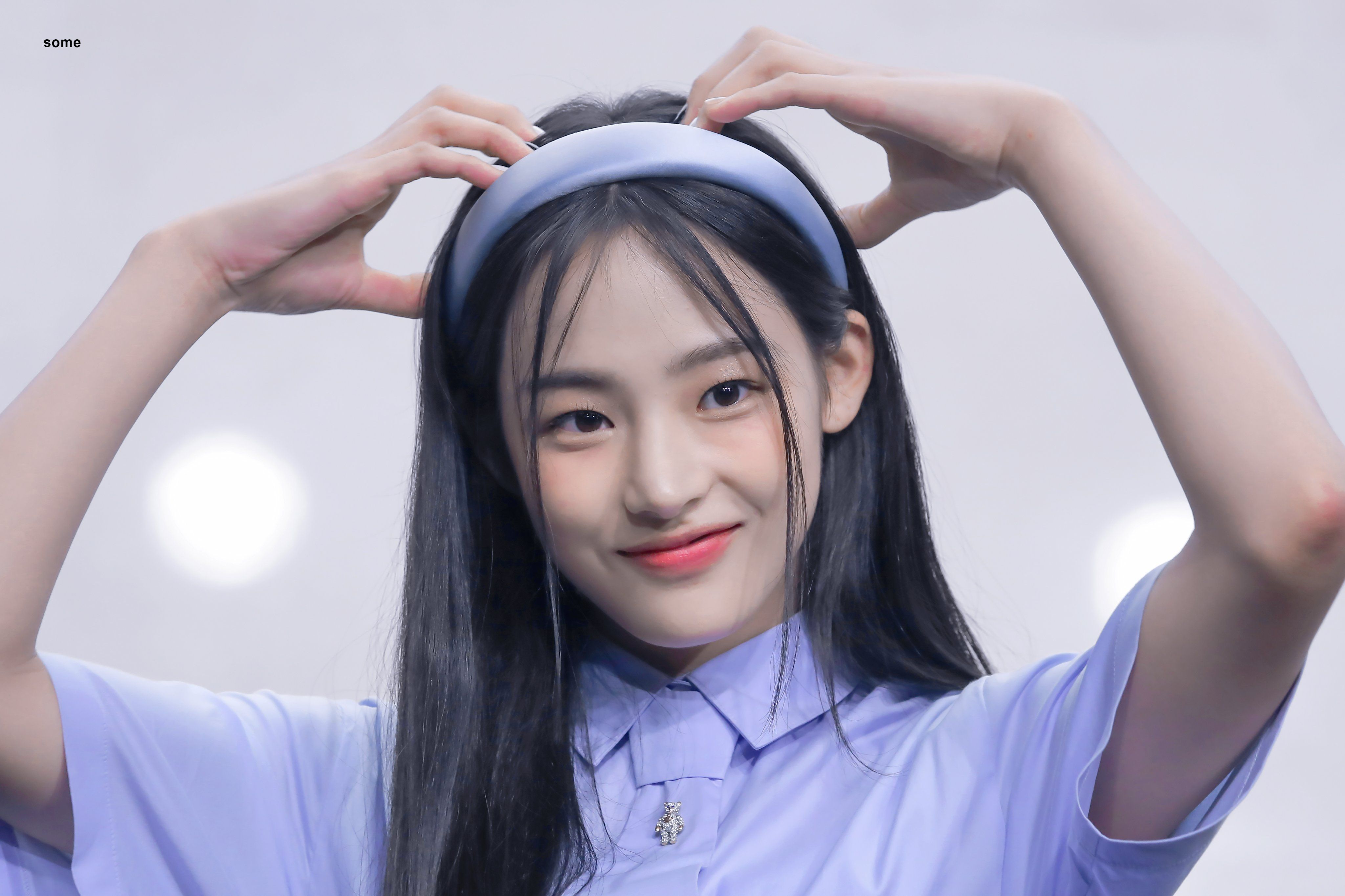 Glow Up Girl Group Kpop Lovely Jeans Desktop Twitter Headband glow-up-girl-group-kpop-lovely-jeans-desktop-twitter-headband