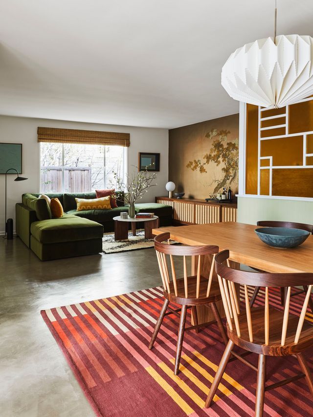 A Historic Mid-Century Modern Home That Was Completely Brought Back To Life (Hope You’re Ready For Some COOL Original Details) Mid Century Modern Interiors, Mid Century Modern Furniture, Mid Century Eclectic Living Room, Eclectic Mid Century Modern, Mid Century Style, Mid Century Apartment Decor, Mid Century House Decor, Mid Century Modern House Interior, 70s Inspired Living Room