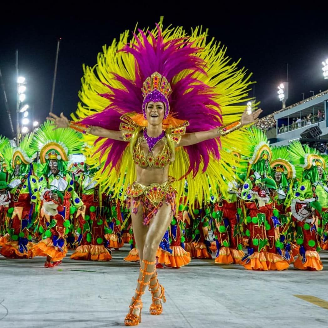 Destinodelasemana Sin Lugar A Dudas El Evento Más Famoso Del Año Es El Carnaval De Río De Janeiro Uno De Los Espectáculos Más G Places To Visit Rio Carnival