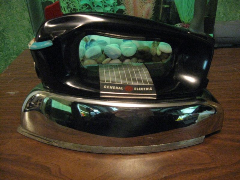 1953 Ge Steam Iron Made In The U S A I Have Several Of These 1953 Ge Steam Iron Made In The U S A I Have Several Of These Best For Putting Creases On Pant Legs Don T Care That They Are So Heavy
