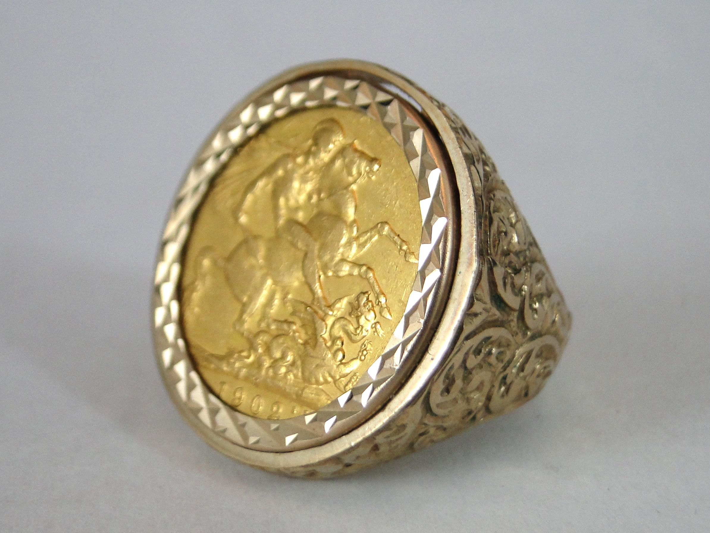 366 Gents 9ct Gold Full Sovereign Ring With Edw VII 1902 Full 366 Gents 9ct Gold Full Sovereign Ring With Edw VII 1902 Full