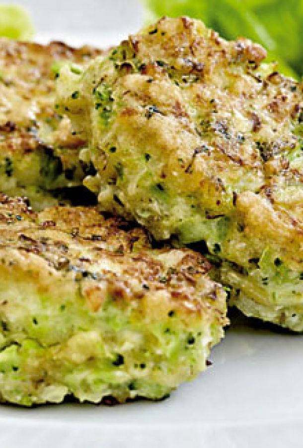 Prøv disse smagsfulde blomkåls-broccolifrikadeller - perfekt til vegetarer eller til en kødfri dag! Food Recipies, Veggie Recipes, Vegetarian Recipes, Cooking Recipes, Healthy Recipes, Healty Food, Yummy Food, Danish Food, Recipes From Heaven