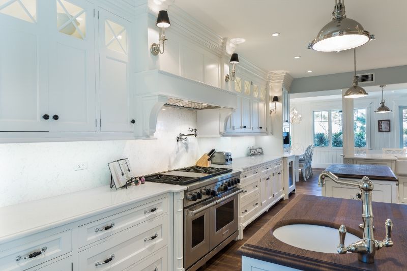 Mixing materials Wood Mode Nordic White cabinets on Pasedena Inset