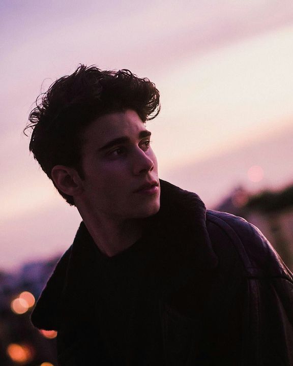 ENCICLOPEDIA DE PELINEGROS - Julio Peña Fernández - Wattpad Disney Channel, Wattpad, Sou Luna Disney, Serie Disney, Film Anime, Adrien Y Marinette, Boy Photography Poses, Stranger Things Netflix, Famous Women