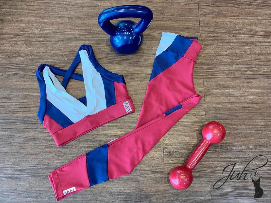 Esse Conjunto Realmente Foi Feito Para Todas Voces Apaixonarem Uma Cor Mais Linda Que A Outra Que Juntas Formam Essa Lindeza D Yogapants Fashion Swimwear