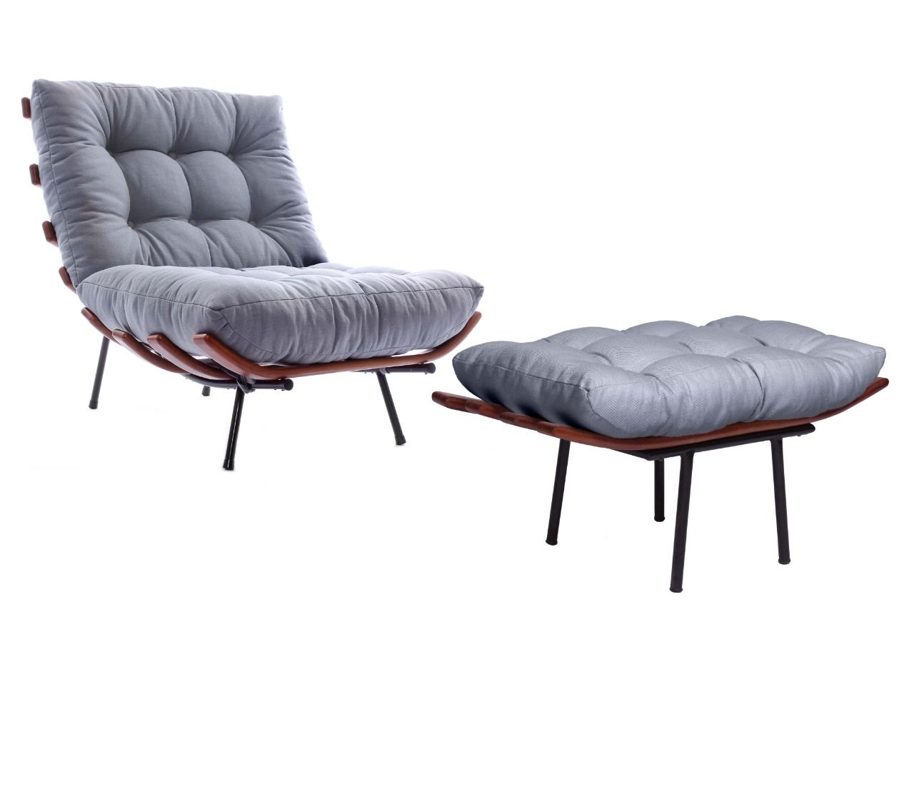 Poltrona Costela, confeccionada em aço tubular, cumaru maciço e linho, desenho do renomado designer Martin Eisler. Fabricação Studio RP. Puff Costela, confeccionado em aço tubular, ripas em cumaru maciço, e almofada revestida em linho. Buffet Vintage, Poltrona Vintage, Puff, Eames Lounge Chair, Slipper Chair, Accent Chairs, Furniture, Home Decor, Vintage Sideboard