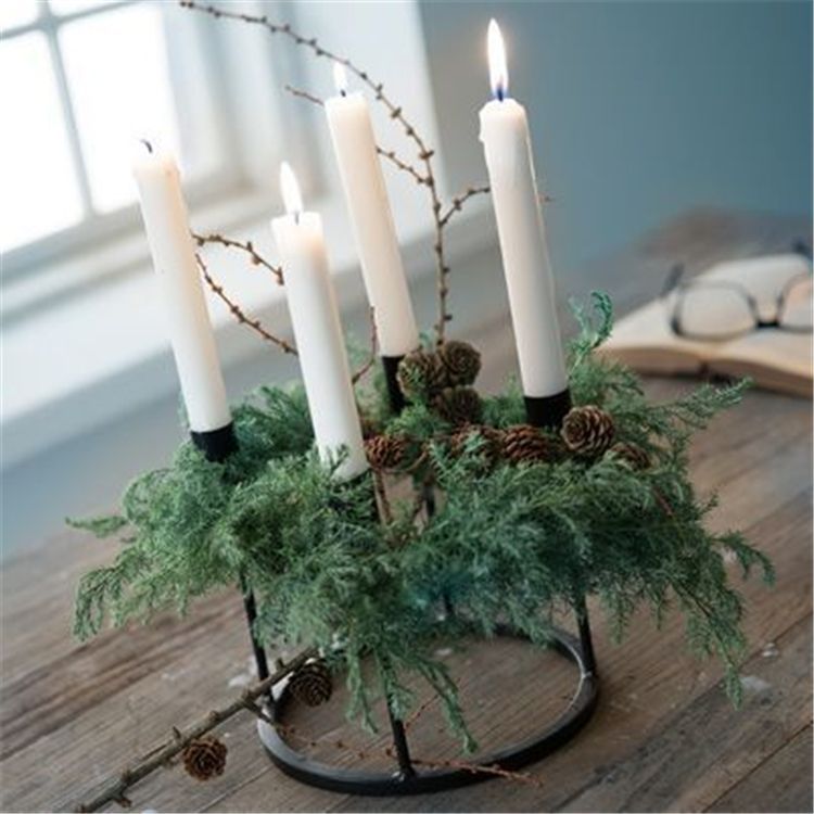 35+ New Inspiration of Christmas Home Decor #adventskranzskandinavisch New Inspiration of Christmas Home Decor; Table Decorations; DIY Christmas Centerpiece; Christmas Crafts; Christmas Decor DIY; Rustic Natural Decoration; Home Decor; #Sumcoco #juledekorationideerdiy