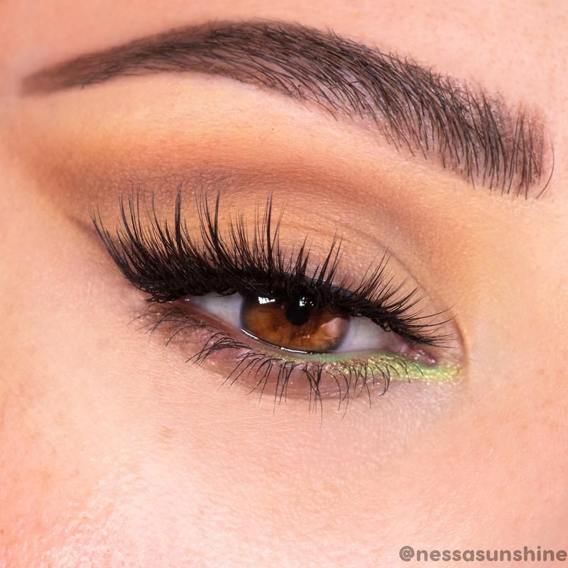 Cute Eye Makeup, Cheek Makeup, Eye Makeup Pictures, Makeup Eye Looks, Colorful Eye Makeup, Creative Makeup Looks, Eye Makeup Art, Makeup Set, Makeup Eyeliner