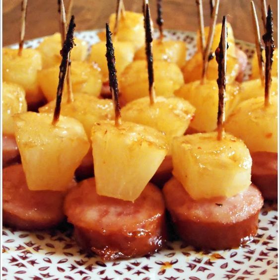 Glazed Kielbasa Pineapple Bites Recipe Appetizers with kielbasa, pineapple chunks, juice, teriyaki sauce, sweet chili sauce, honey, pineapple juice Appetizers Easy Finger Food, Finger Foods Easy, Yummy Appetizers, Appetizers For Party, Appetizer Recipes, Egg Appetizer, Easter Appetizers Easy, Summer Appetizer, Appetizer Ideas