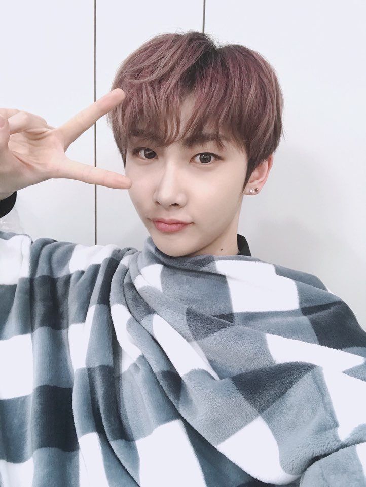 verivery hoyoung jellyfish entertainment show me your verivery hoyoung jellyfish entertainment show me your