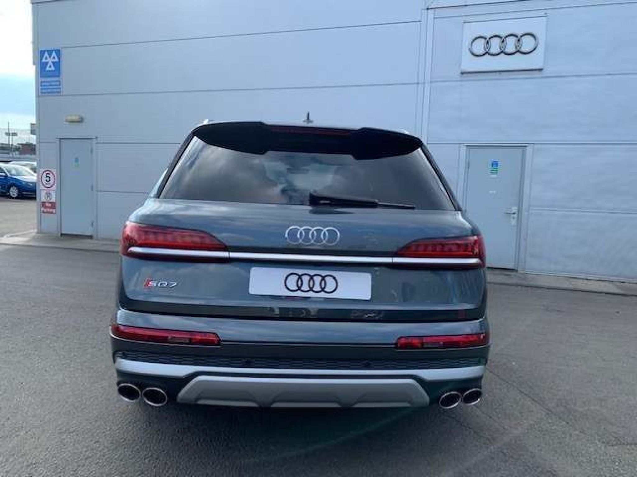 Audi Sq7 4 0 Tdi V8 Tiptronic Quattro S S 5dr In 2020 Audi