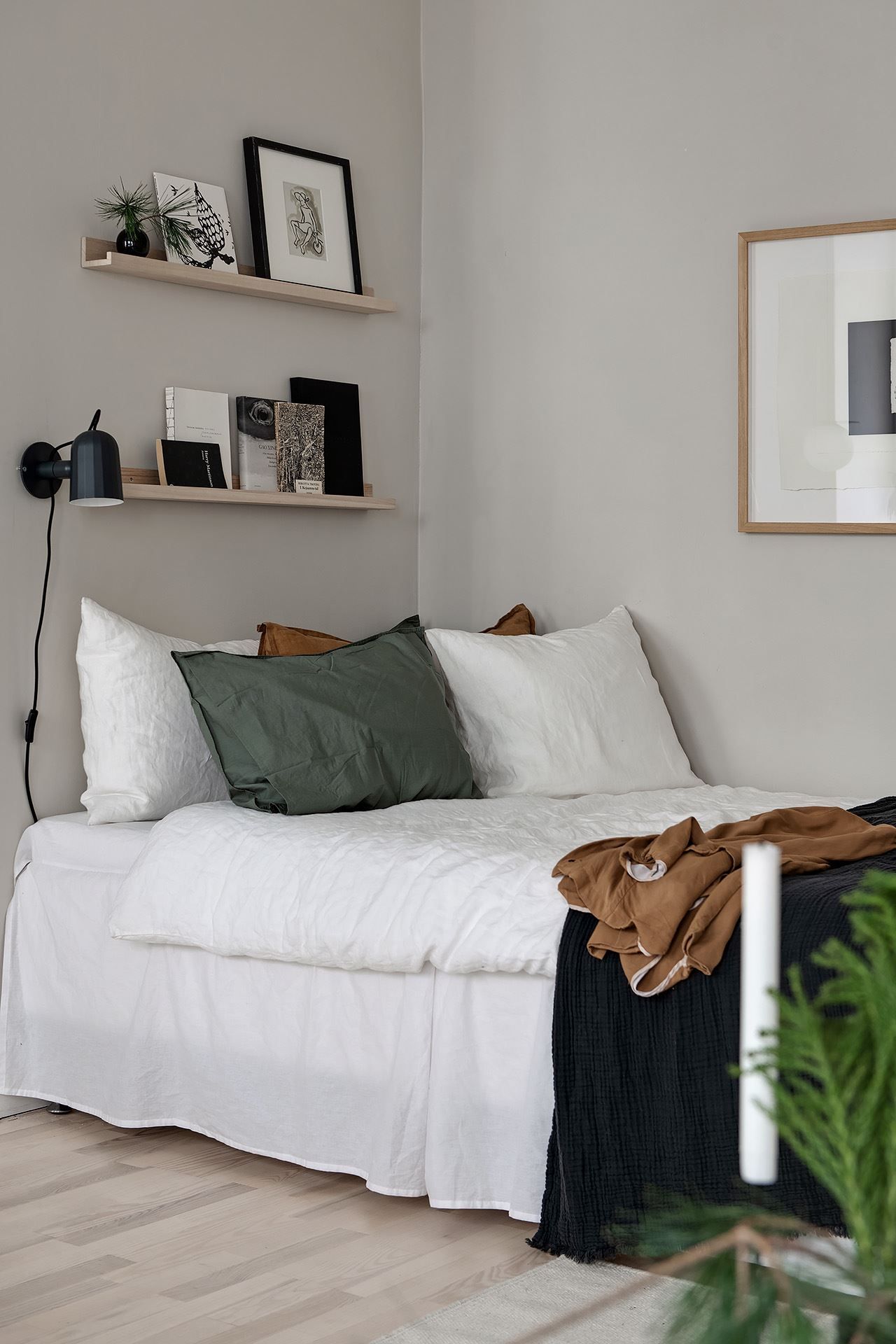 Stylish beige studio home - COCO LAPINE DESIGN in 2020 ... Stylish beige studio home - COCO LAPINE DESIGN in 2020 ... on Beige Teen Bedroom
id=13922