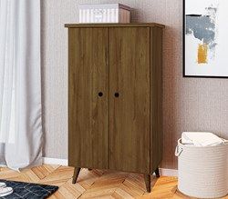 Sapateira Quarto Bela com 2 Portas e Pés de Madeira Maciça Freijo Marca: Móveis Primus;
Linha: Quarto;
Modelo: Bela;
Material: MDP de 25 mm, 15 mm e 12 mm com pés de madeira maciça;
Acabamento: Pintura;
Altura: 110 cm;
Largura: 68 cm;
Profundidade: 43,3 cm;
Quantidade de portas: 02;
Tipo de dobradiças: Metálicas;
Quantidade de gavetas: Não se aplica;
Tipo de corrediças: Não se aplica;
Com puxador: Sim;
Material do puxador: Aro de Plástico;
Quantidade de prateleiras: 03;
Requer mon Retro, Tall Cabinet Storage, Toque, Furniture, Home Decor, Shelves, Cabinet Knobs, Doors, Belle