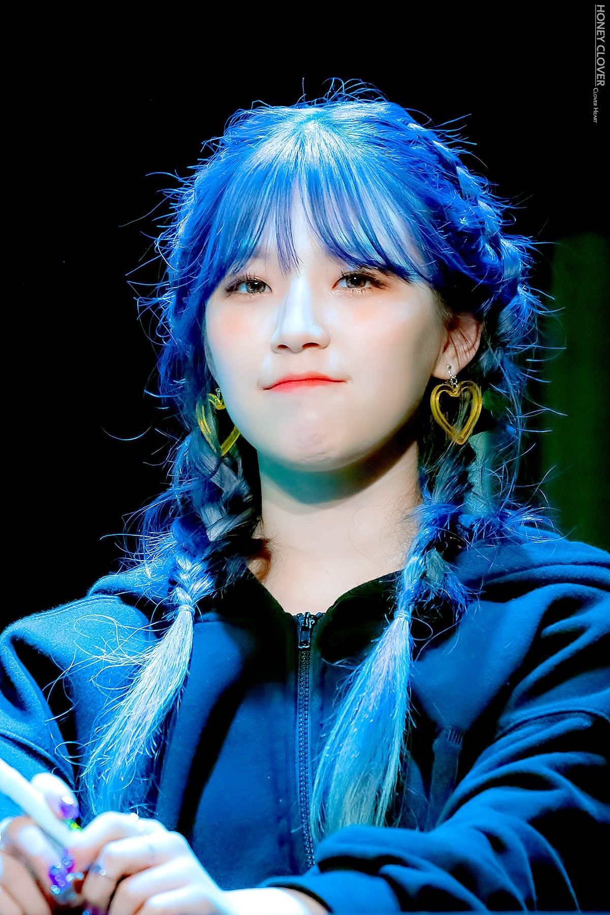 fromis_9 - Jiheon 190613 #Fansign #FunFactory #Fun | Orang lucu, Orang