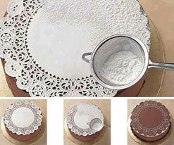 Decorer Un Gateau Au Chocolat Avec Un Naperon En Papier Et Du Sucre Glace Trucs Et Astuces Cuisine Techniques De Decoration De Gateau Decoration Gateau Facile Decorer Un Gateau Au Chocolat Avec Un Naperon En Papier Et Du Sucre Glace Trucs Et Astuces Cuisine Techniques De Decoration De Gateau Decoration Gateau Facile