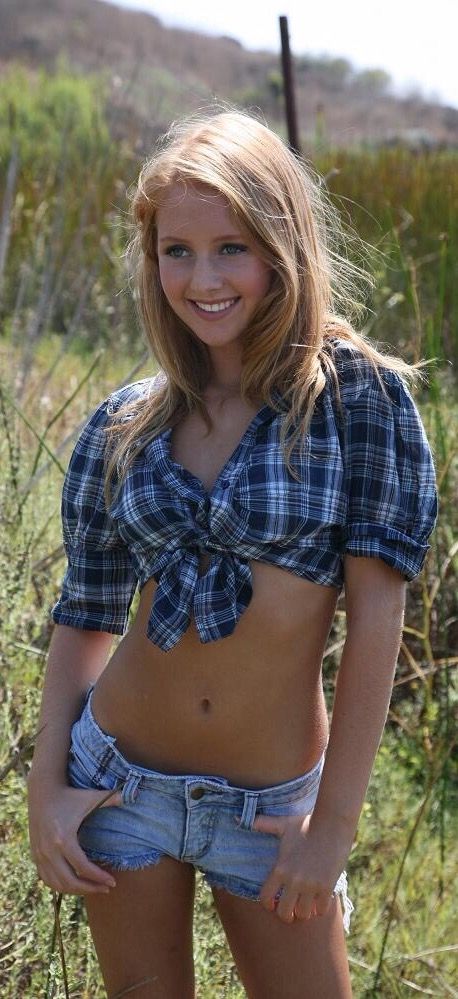 Shower spy and german blonde | Adult images) Shower spy and german blonde