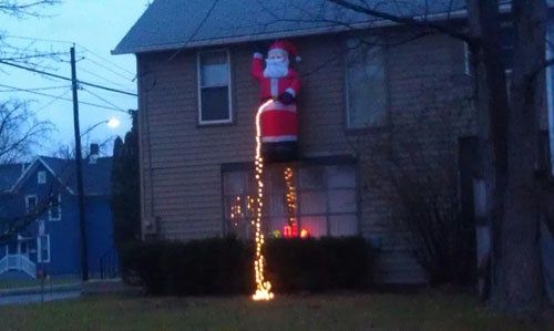 Santa peeing on christmas tree picture pic 825