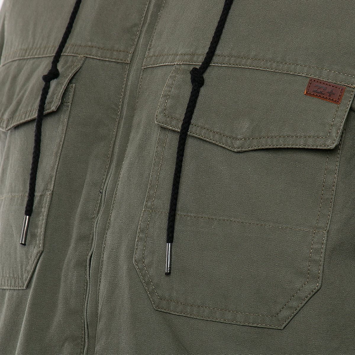La campera para hombres bilabong barlow posee un forro de tafetán, rematada con una cómoda capucha de vellón. la campera con estilo de ropa de trabajo actualizada está rematada con bolsillos en el pecho y las manos y el etiquetado de surfplus. Billabong, Barlow, Products, Work Wear, Clothing Styles, Cowls, Hands, Pockets, Men