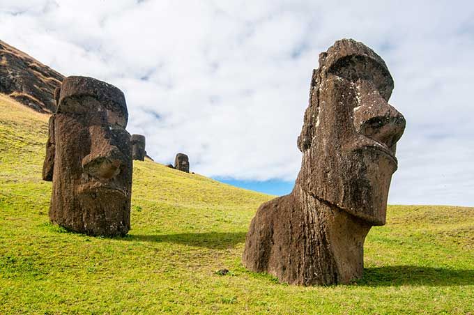 Los 10 Lugares Más Remotos Del Mundo Que Deberías Visitar Isla De Pascua Lugares Misteriosos Lugares Maravillosos
