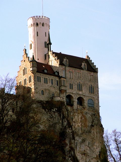 Schloss Lichtenstein Westliche Schwabische Alb Famous Castles European Castles Historical Place