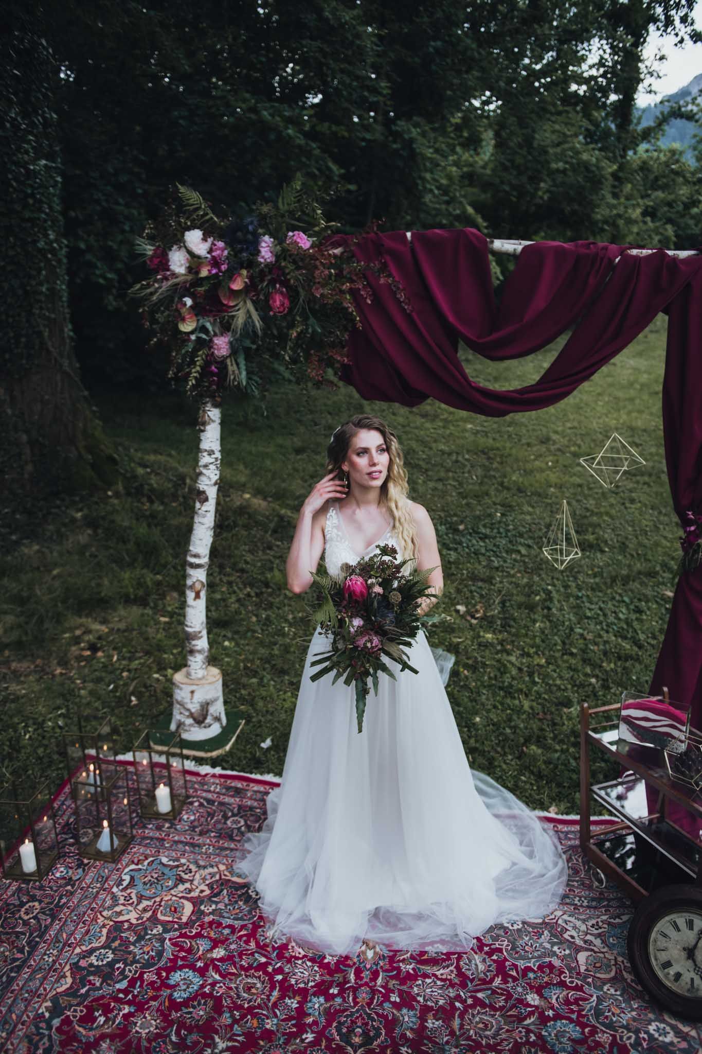 #weddingphotography #salzburgweddingphotography #salzburghochzeitsfotografie #hochzeitsfotografie #destinationwedding #salzburgweddingphotographer #salzburgphotographer #austriaweddingphotographer #weddingphotos #weddinginspiration #wanderlust #wanderlustwedding #mountainwedding #berghochzeit #inspirationwedding #creativwedding #brideandgroom #weddingideas #adventuresession #elopementphotographer #elopement English Style, Mountain Wedding, Portrait, Elopement Photographer, Weddingideas, Wedding Ceremony, Destination Wedding, Wedding Photos, Wanderlust