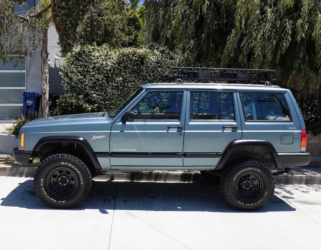 Gotta Love It When Your New Old Jeep Looks Like The Emoji That Gotta Love It When Your New Old Jeep Looks Like The Emoji That Pops Up You Type 1998 Cherokee Xj Jeepxj