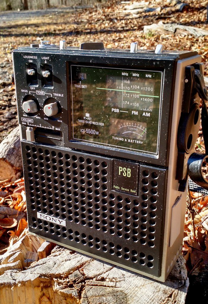 Friday, I brought home an untested, slightly grimy, Sony ICF-5500W. I purchased it through Goodwill for $20. I crossed my fingers as I put three C cells in the radio and turned it on. Fortunately, … Retro Radio, Vintage Radio, Retro Vintage, Vintage Stuff, Tvs, Shortwave Radio, Shortwave Receiver, Home Theater Sound System, Sw Radio