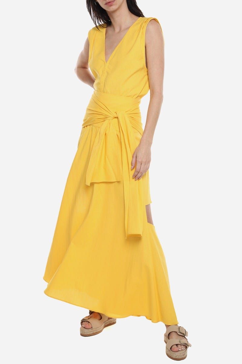 Regata Umari com Decote V, Sophia Hegg. Possui modelagem reta, decote V, sem manga, detalhes trançados no viés e barra lenço. Cor: Amarelo|Liso Ideias Fashion, Wrap Dress, Manga, Dresses, Products, Tank Tops, Yellow, Modeling, Color