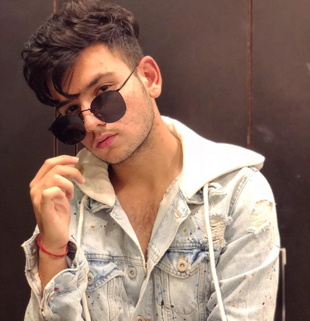 Its Show Time Picture credit : Faisal K.rizvi #model #zara #zaraman #denim #de… Its Show Time Picture credit : Faisal K.rizvi #model #zara #zaraman #denim #de…