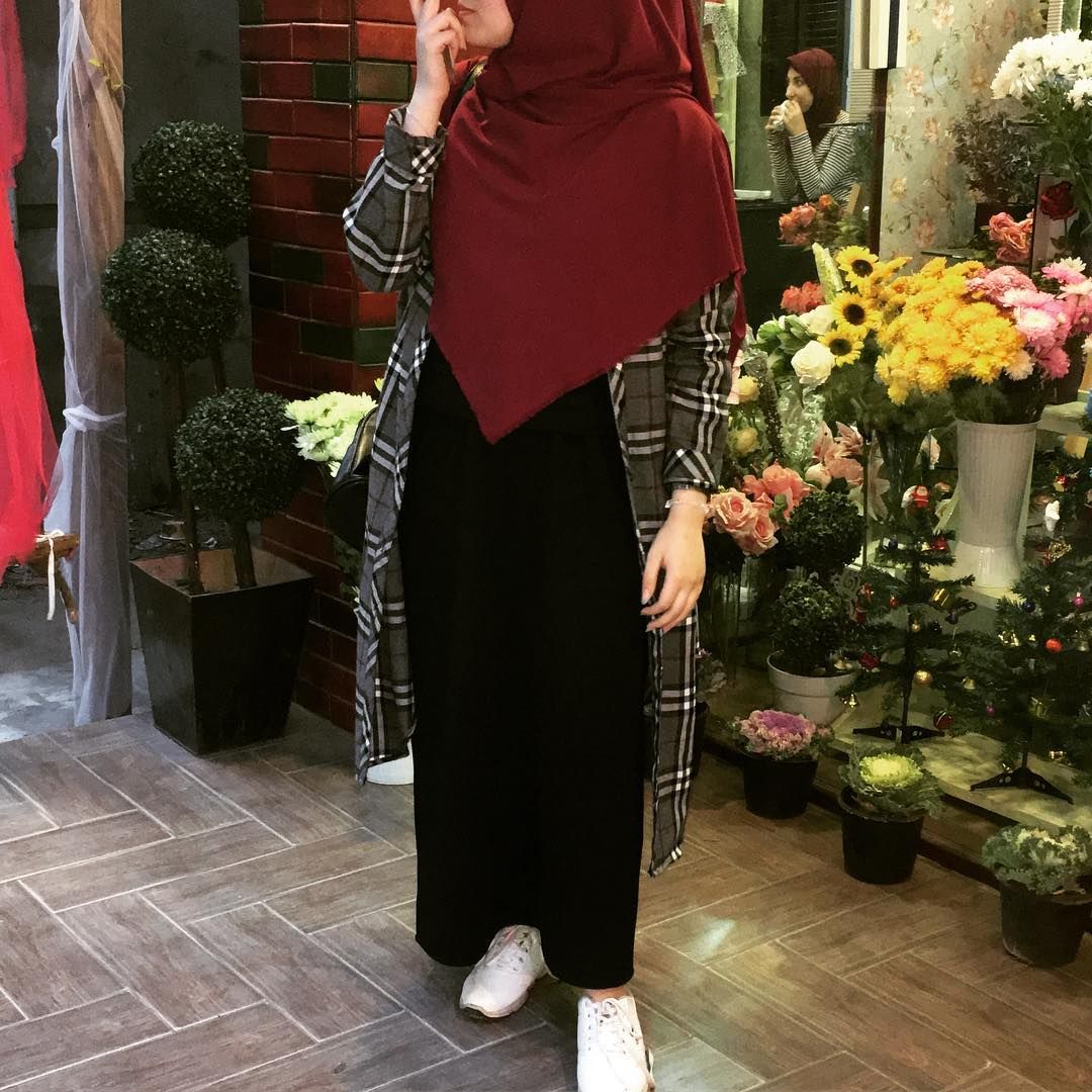 Salma Magdy965 From Jeepa ملحوظة مش لازم تركزوا في رباط الكوتشي المفكوك In 2020 Muslim Fashion Dress Modest Fashion Hijab Hijab Fashion