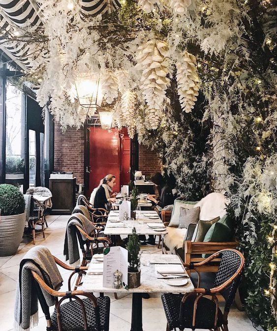 Главная  Christmas interiors, Brunch cafe, Cafe interior