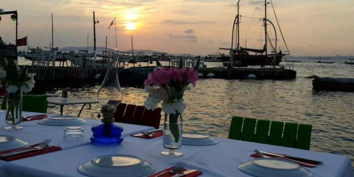 Tuzla Yat Kulübü Restaurant (Postane, Tuzla) için menü, fiyat, telefon, adres, ortam, çalışma saatleri, rezervasyon ve daha fazlası... #istanbul #tuzla #postane #tuzlayatkuluburestaurant #restoran Istanbul, Canal, Structures