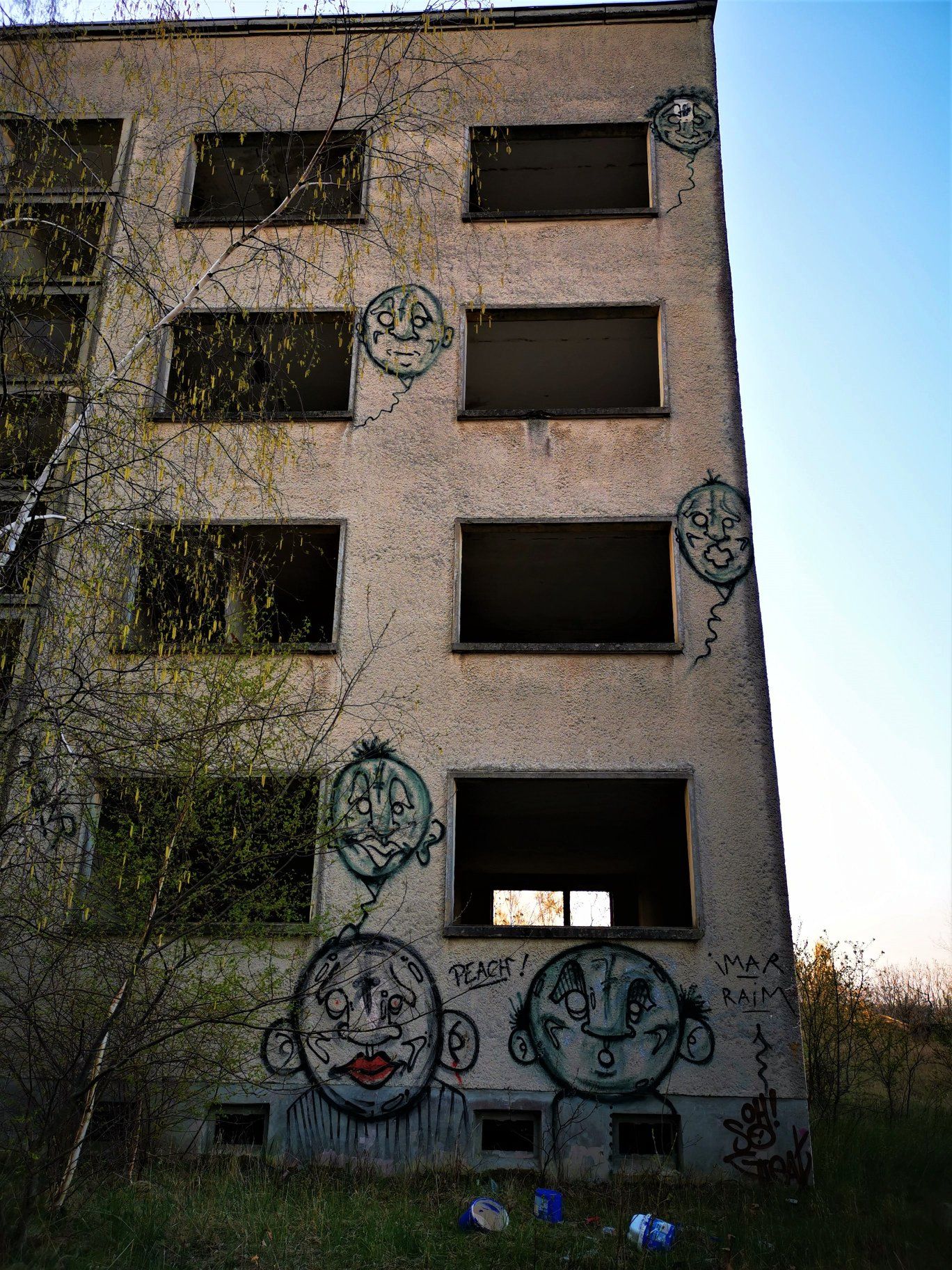 These blocks of flats once housed the workers and soldiers employed at a nearby Soviet airport. Today they are abandoned, a few has been demolished, the rest still stands, slowly decaying more and more as time goes by. #ColdWar #soviet #AbandonedSoviet #Sovietblocks #urbex #urbanexploration #abandoned #decay #abandonedplaces #urbexphotography Abandoned Ohio, Abandoned Factory, Abandoned Asylums, Abandoned Hospital, Abandoned Buildings, Abandoned Places, Haunted Places, Places In Europe, Places Around The World