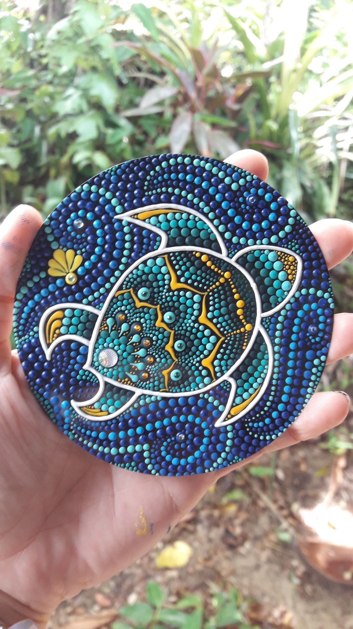 Mandala Painted Rocks, Mandala Rock Art, Mandala Art Lesson, Mandala Artwork, Mandala Rocks, Mandala Painting, Mandala Drawing, Hand Painted Rocks, Stone Art Painting