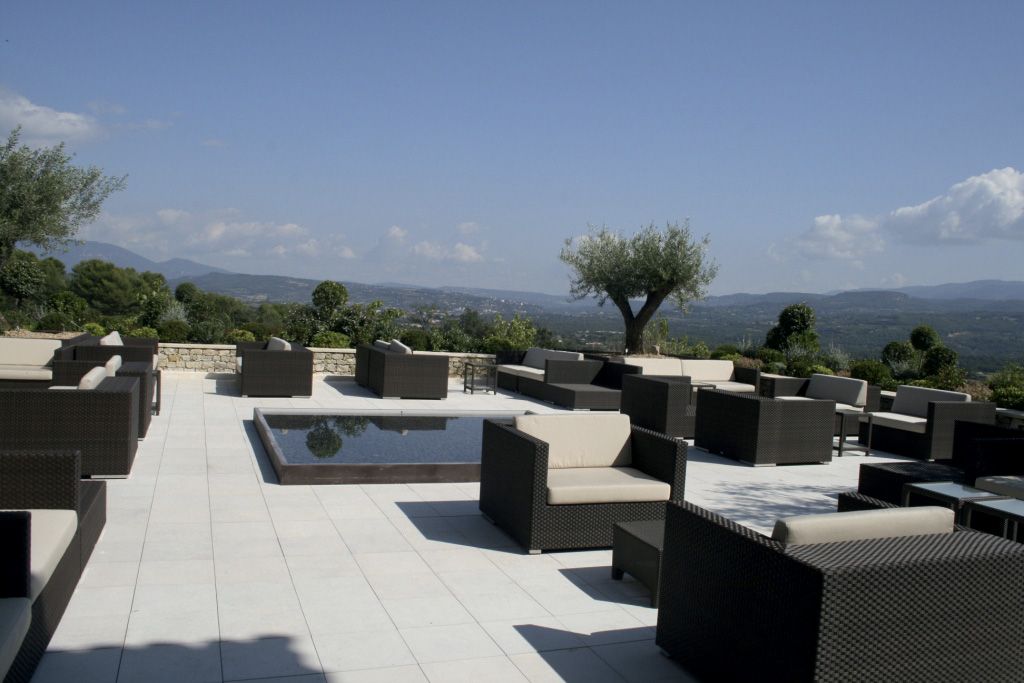 Optez pour une terrasse lumineuse en pierre naturelle Cèdre Gray - pave pour terrasse exterieur Optez pour une terrasse lumineuse en pierre naturelle Cèdre Gray - pave pour terrasse exterieur