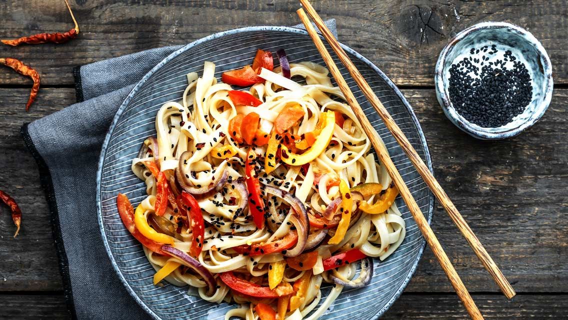 Asiatische Chili Nudeln Mit Gem se asiatische-chili-nudeln-mit-gem-se