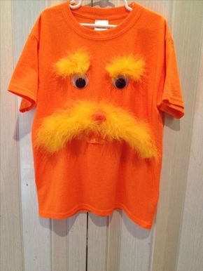 9 Quick and Easy Dr. Seuss Costumes for Kids. Cute costume idea for school teachers and kids! Not just for Halloween - good for Literacy Week or Vocabulary Parade, too! #costume Lorax Costume, Dr Seuss Costumes, Teacher Costumes, Book Day Costumes, Hallowen Costume, Costume Ideas, Dr. Seuss, Dr Seuss Week, Book Character Day