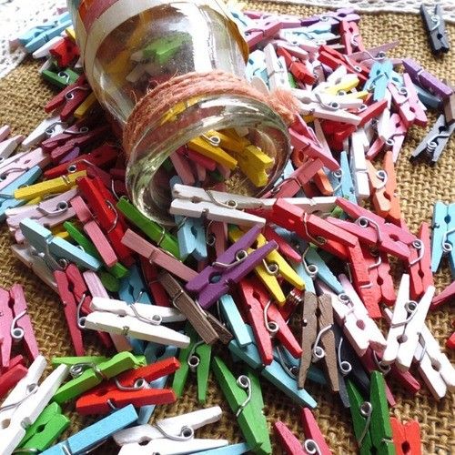 Com esse produto você receberá diversos elogios de pelo bom gosto na escolha da decoração do ambiente, ao presentear uma pessoa especial ou até ao entregar seus produtos com um visual encantador. Cor: Colorido Material: Madeira Medidas: Comprimento: 2,5 cm Itens Inclusos: 25 pregadores Art Supplies, Crayon, Mini, Wood, Special Person, Embellishments, Nice, Products, Environment