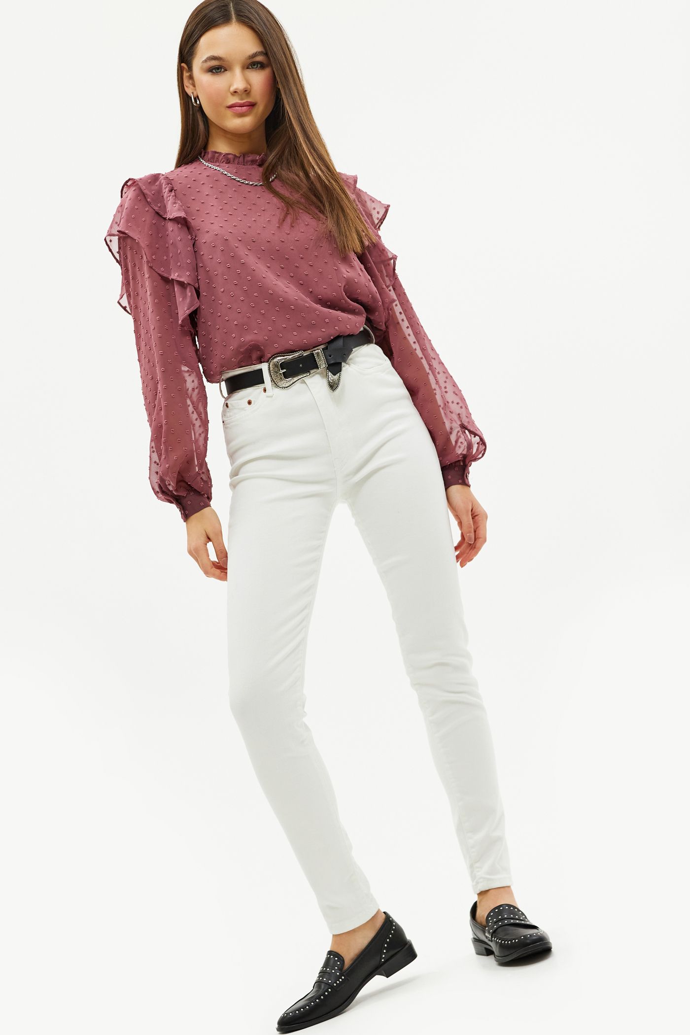 ENDLESS SLIM WAIST. Deze 5-pocket jeans heeft een knoop- en ritssluiting aan de voorkant en een hoge skinny fit.
Model info: Nana is 171 cm en draagt maat 25.
Kleding van Loavies. Denim Jeans, Skinny Jeans, Slim Waist, White Jeans, Fit, Model, Pants, Clothes, Shopping