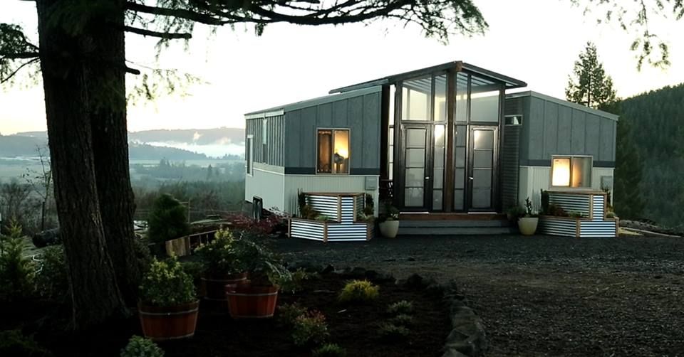 Tiny Houses Meet the "Ohana House" Tiny house exterior