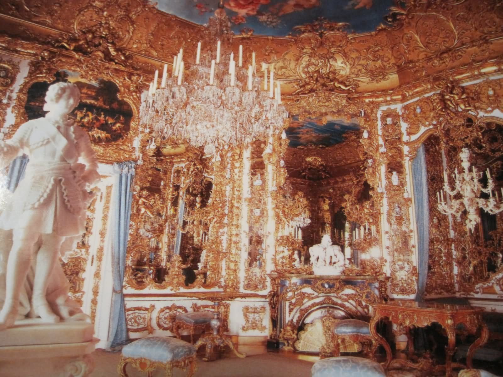 Schloss Linderhof Castle 30 Most Beautiful Interior Pictures Of The Linderhof Palace Linderhof Palace Inside Castles Beautiful Interiors
