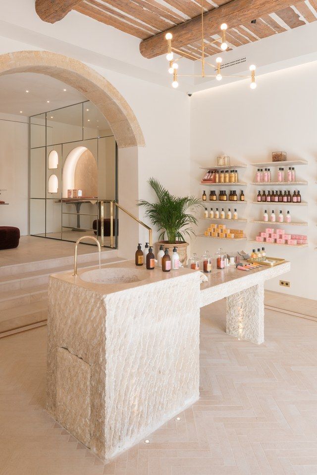A Chic Insider’s Guide to the Best of Aix-en-Provence, France - Architectural Digest Interior Design Color Schemes, Spa Interior Design, Interior Design Minimalist, Contemporary Interior, Interior Ideas, Beauty Salon Design, Beauty Salon Decor, Beauty Salons, Schönheitssalon Design
