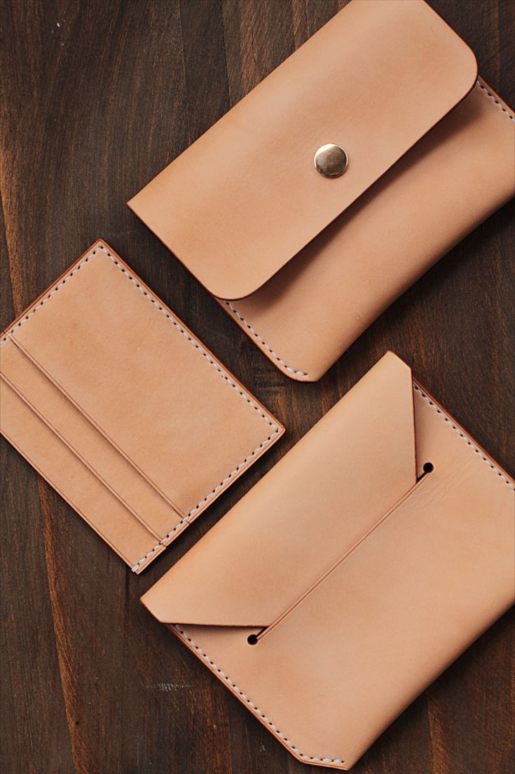 The handmade card holder wallet for men & women has a slim and compact design but has plenty of room. It can hold your Credit Cards, ID Card or small change for you. Our wallets for men are designed to have convenience, elegance and plenty of room at the same time. It is well suited for daily use as it is sturdy and light travel. Perfect gift wallets for men and women. It fits as a perfect gift under all festivals & occasions like Father’s Day, Valentine’s Day, Christmas, New Year etc. Christmas Crafts For Gifts, Craft Gifts, Wallet Gifts, Wallet Men, Leather Card Holder Wallet, Travel Light, Personalized Christmas, Perfect Gift, Slim