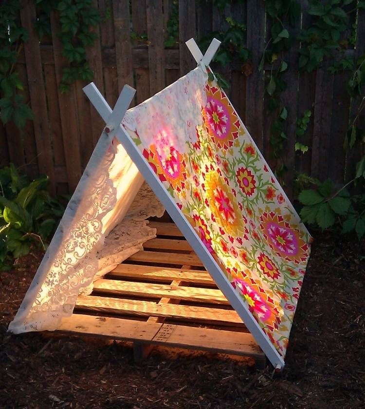 holz-europaletten-zelt-aussen-kinder-bunt-blumen-pink-garten.jpg (750×839)