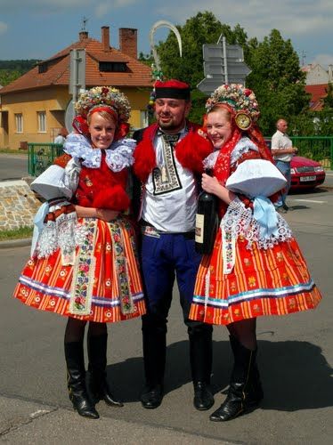 Folk Costumes Of Vlcnov Czech Republic Folk Clothing Traditional Outfits Folk Costume