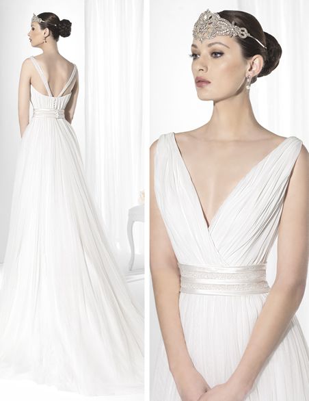 traje de novia de inspiración griega en gasa de seda natural