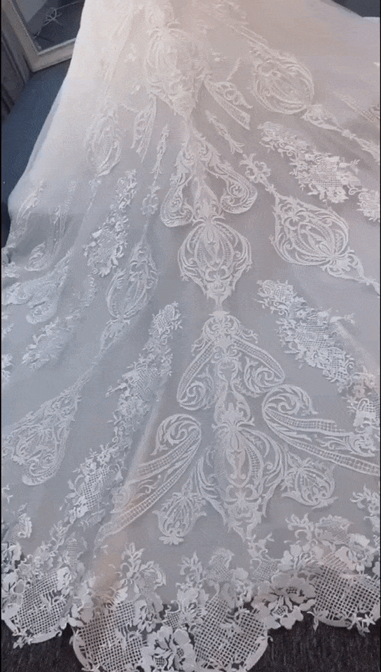 Elegante Hochzeitskleider 2021 Brautkollektion Gifs 43 #modekreativ Elegante Hochzeitskleider 2021 Brautkollektion Gifs 43 #modekreativ