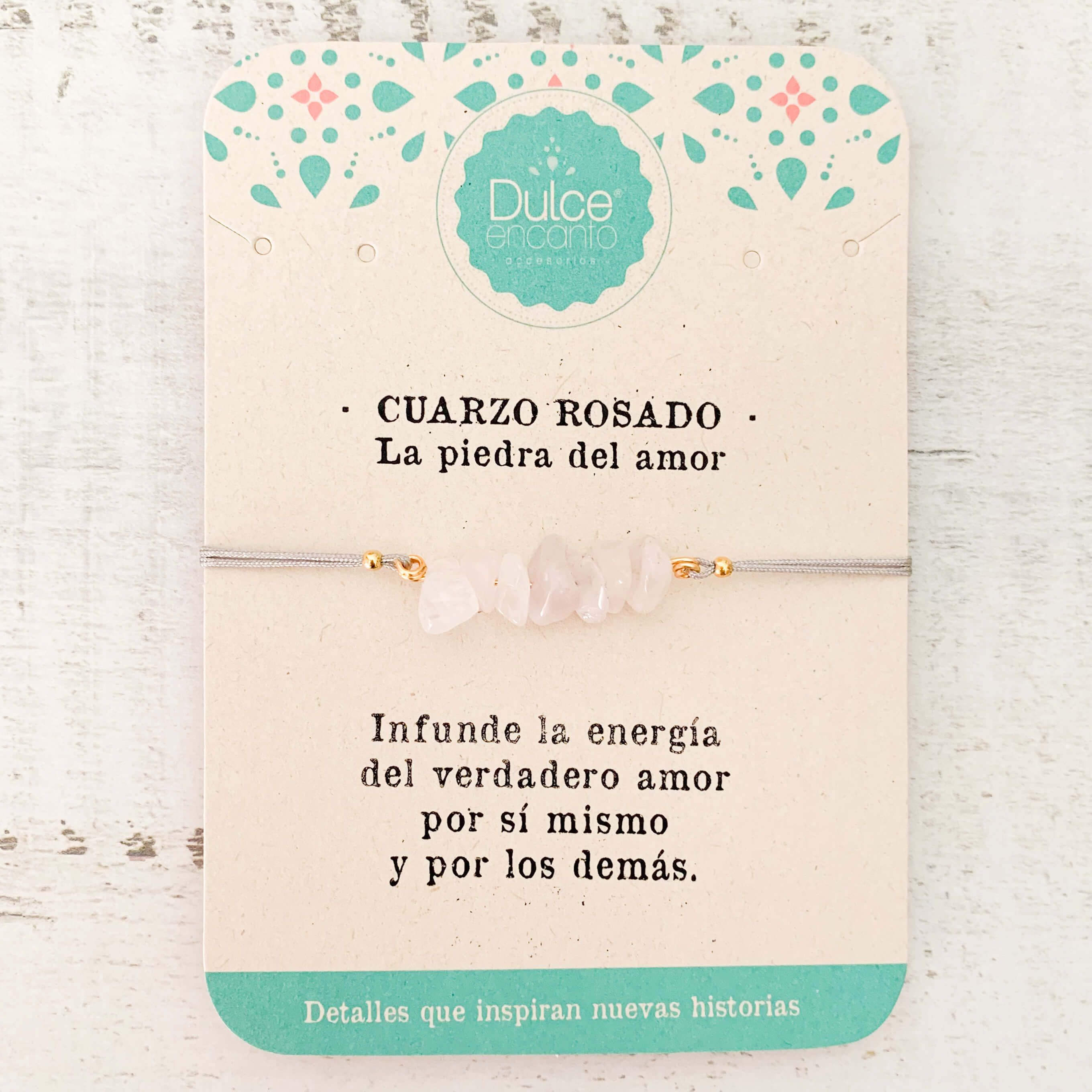Pulsera con piedra natural cuarzo rosado con significado para mujer hilo gris, delicada y femenina elaborada a mano. Las piedras de cuarzo rosado ayudan a vibrar en la energía del amor. Nuestras pulseras están llenas de significado y amor para inspirar y empoderar, úsala todos los días. Haz clic aquí para conocer cómo limpiar y programar las piedras naturales. Especificaciones: Piedras naturales cuarzo rosado Herrajes y balines con baño de oro Hilo de fibra textil Pulsera ajustable con pasador I Dca, Stuart, Astrology, Place Cards, Place Card Holders, Beaded Bracelets, Book Cover, Jewelry, Chakras