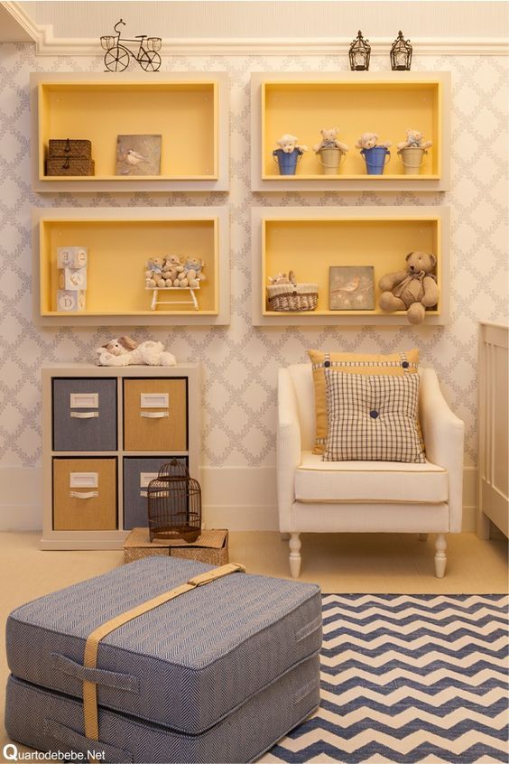 Come decorare una cameretta con delle mensole particolari…… quando ... Come decorare una cameretta